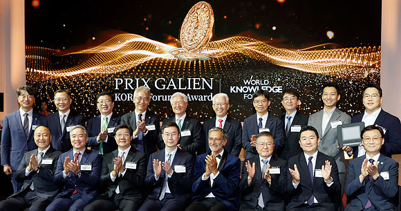 Award Winners’ Group Photo (Courtesy of MK Media)
